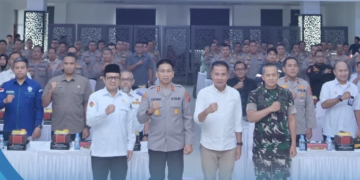 Polda Jawa Barat menggelar Rapat Koordinasi Lintas Sektoral di Mapolda Jabar pada Selasa (17/12/2024) guna mempersiapkan pengamanan perayaan Natal 2024 dan Tahun Baru 2025.