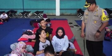 Para pemudik yang sedang beristirahat di rest area Jembatan Timbang Losarang, Kabupaten Indramayu. Di rest area itu, disediakan berbagai fasilitas secara gratis bagi para pemudik. (Dok. Istimewa)