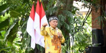 Sekda Jabar di Festival Gandrung Mulasara Panen Karya Tatanen di Purwakarta