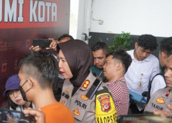 Polres Sukabumi Kota telah menetapkan MA (31 tahun), mantan Sekretaris Desa (Sekdes) Cikahuripan, Kecamatan Kadudampit, Sukabumi, sebagai tersangka dalam kasus tindak pidana korupsi penyalahgunaan Dana Desa (DD) Tahun Anggaran 2021-2023.