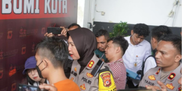 Polres Sukabumi Kota telah menetapkan MA (31 tahun), mantan Sekretaris Desa (Sekdes) Cikahuripan, Kecamatan Kadudampit, Sukabumi, sebagai tersangka dalam kasus tindak pidana korupsi penyalahgunaan Dana Desa (DD) Tahun Anggaran 2021-2023.