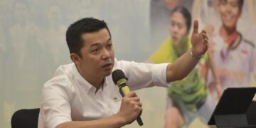 Wakil Menteri Pemuda dan Olahraga (Wamenpora) Taufik Hidayat selaku Wakil Ketua Umum (Waketum) I Pengurus Pusat Persatuan Bulutangkis Seluruh Indonesia (PP PBSI), mengumumkan Susunan Pelatih Teknis hasil Rekrutmen Terbuka pada 3 Desember 2024 lalu. Kepengurusan ini dimaksudkan menuju prestasi terbaik untuk Olimpiade 2028.(foto:bagus/kemenpora.go.id)