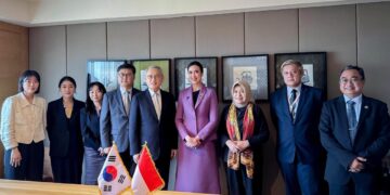 Pemerintah Indonesia, yang diwakili oleh Menteri Pariwisata (Menpar) Widiyanti Putri Wardhana, berpartisipasi dalam ASEAN Tourism Forum (ATF) 2025 yang digelar di Johor Bahru, Malaysia pada 15 hingga 20 Januari 2024. Usai menghadiri upacara pembukaan ATF 2025 di Persada Johor International Convention Centre pada Sabtu (18/1/2024), Menpar Widiyanti menyatakan bahwa keikutsertaan Indonesia dalam forum ini merupakan upaya untuk memperkuat kolaborasi dengan negara-negara anggota ASEAN.