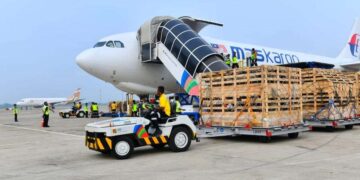 Bandara Internasional Jawa Barat (BIJB) Kertajati mencatatkan sejarah baru dengan kedatangan pesawat kargo yang membawa 900 ekor domba dari Australia.
