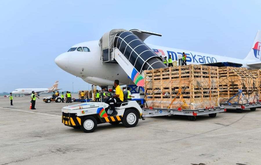 Bandara Internasional Jawa Barat (BIJB) Kertajati mencatatkan sejarah baru dengan kedatangan pesawat kargo yang membawa 900 ekor domba dari Australia.