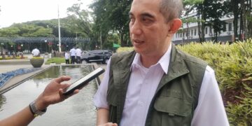 Kepala Dinas Perumahan dan Kawasan Permukiman (DPKP) Kota Bandung, Rizki Kusrulyadi, menyayangkan kreativitas berburu koin yang justru merusak