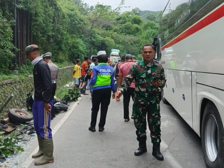Kecelakaan di Leles Garut Sabtu 25 Januari 2025