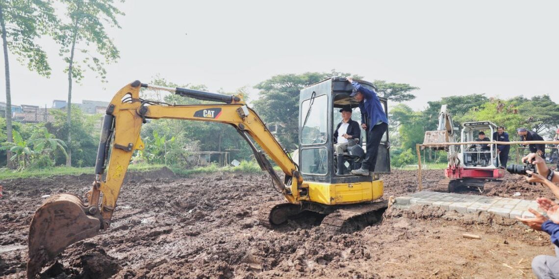 Pembangunan kolam retensi Ciporeat
