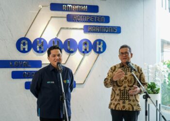 Menteri Perdagangan, Budi Santoso melakukan pertemuan dengan Menteri Badan Usaha Milik Negara (BUMN), Erick Thohir di Kantor Kementerian BUMN, Jakarta, Jumat (24 Jan).