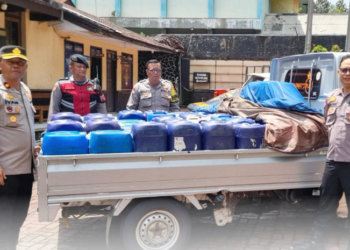 Polresta Bandung berhasil menggagalkan peredaran minuman keras (miras) ilegal dalam jumlah besar pada Sabtu (25/1).