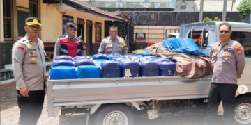 Polresta Bandung berhasil menggagalkan peredaran minuman keras (miras) ilegal dalam jumlah besar pada Sabtu (25/1).