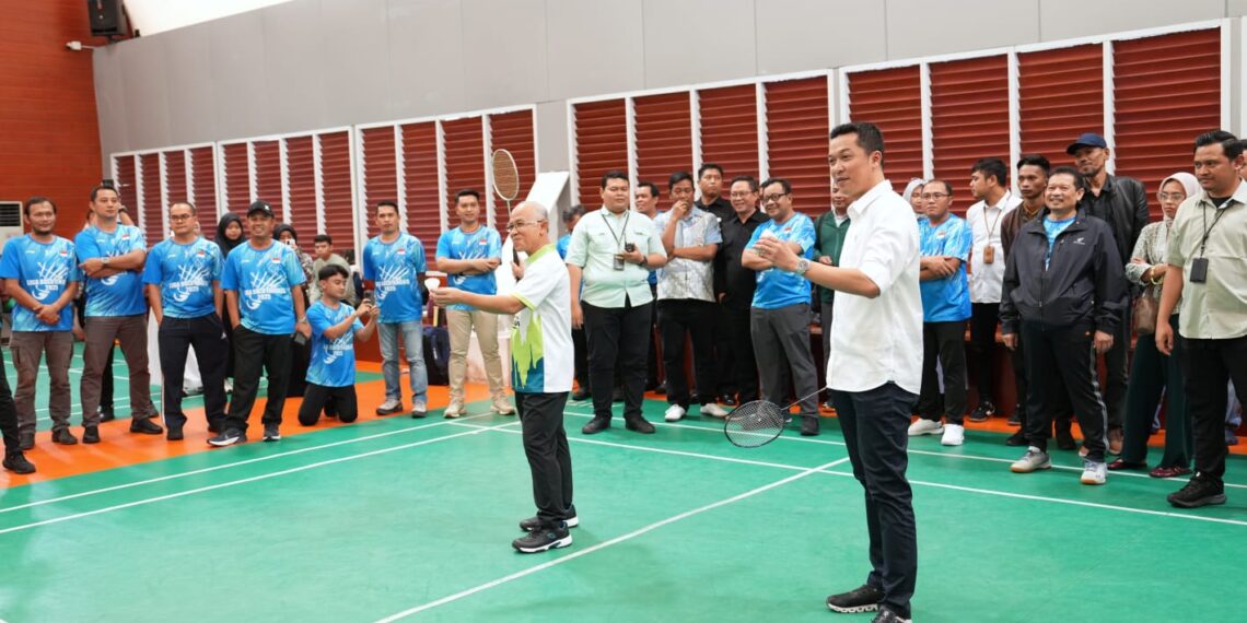 Wakil Menteri Pemuda dan Olahraga Republik Indonesia (Wamenpora RI) Taufik Hidayat mengapresiasi penyelenggaraan liga bulutangkis Kementerian Pendidikan Dasar dan Menengah (Kemendikdasmen) 2025. Diharap para peserta bisa menjunjung tinggi sportivitas. (foto:herry/kemenpora.go.id)