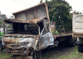 Bangkai truk tronton, pemicu tabrakan beruntun di Gerbang Tol Ciawi 2, Bogor.(Foto:Istimewa).