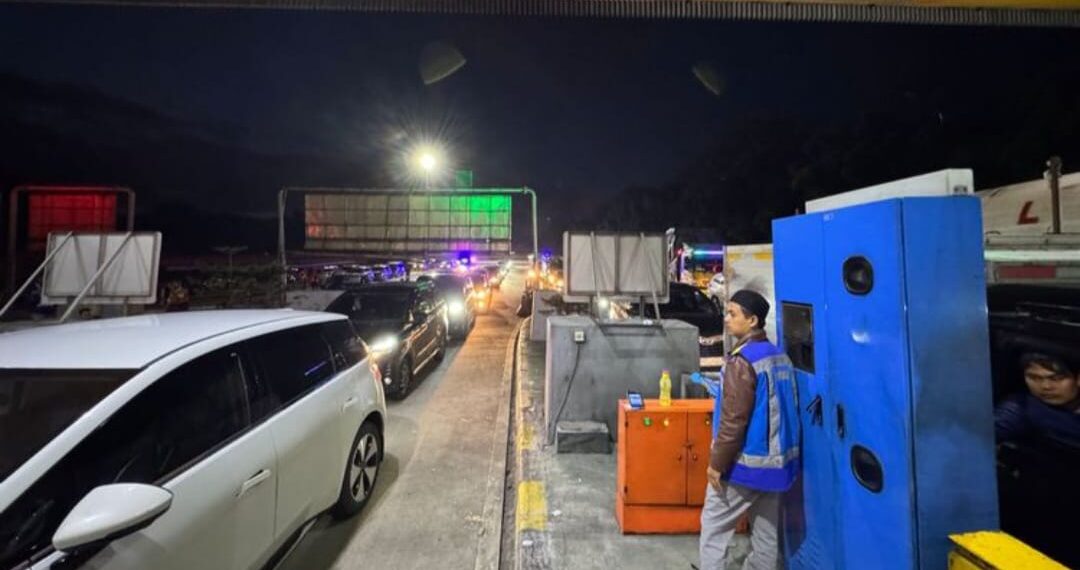 Kondisi Gerbang Tol Ciawi, Bogor, pasca kecelakaan tabrakan beruntun.(Foto:Istimewa).