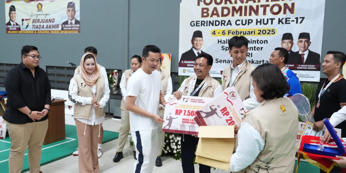 Wakil Menteri Pemuda dan Olahraga Republik Indonesia (Wamenpora RI) Taufik Hidayat mengapresiasi Turnamen Badminton “Gerindra Cup” 2025 sebagai ajang untuk mengajak semua elemen masyarakat berolahraga bulu tangkis. (foto:herry/kemenpora.go.id)