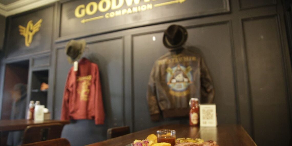 Goodwheel Companion di Jalan Badak Singa yang menghadirkan pengalaman makan ala Texas BBQ.