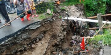Jembatan Ambruk di Desa Tajur Bogor