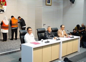 Komisi Pemberantasan Korupsi (KPK) menahan HGR selaku Walikota Semarang periode tahun 2023 s.d. 2024 dan AB selaku Ketua Komisi D Dewan Perwakilan Rakyat Daerah (DPRD) Provinsi Jawa Tengah periode 2019 s.d.2024, sekaligus suami HGR.