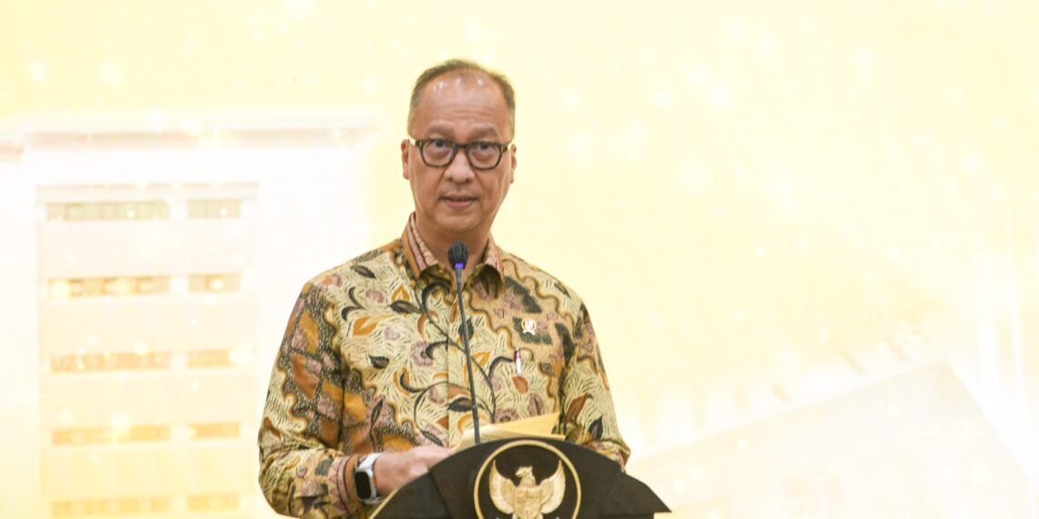 Realisasi investasi industri manufaktur sepanjang tahun 2024 sebesar Rp721,3 triliun atau memberikan kontribusi hingga 42,1 persen terhadap total realisasi investasi di Indonesia yang mencapai Rp1.714,2 triliun pada 2024.