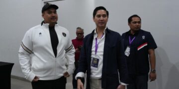 Menteri Pemuda dan Olahraga Republik Indonesia (Menpora RI) Dito Ariotedjo menyaksikan laga Timnas Basket Indonesia kontra Korea Selatan dalam FIBA Asia Cup 2025 Qualifiers. (foto:herry/kemenpora.go.id)