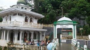 Gua Safarwadi Pamijahan Tasikmalaya. (Tripadvisor)