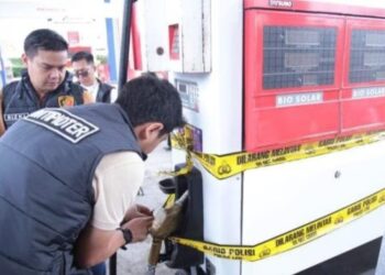 SPBU berbuat curang di Baros, Sukabumi, disegel Tim Dittipidter Bareskrim Polri.(Foto:Istimewa).