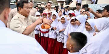 Pada Senin, 10 Februari 2025, Presiden Prabowo Subianto melakukan kunjungan ke SDN Kedung Jaya 1 Bogor, Kota Bogor, Provinsi Jawa Barat, untuk memantau langsung pelaksanaan program Makan Bergizi Gratis (MBG).