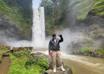 Curug Sanghyang Taraje akan didorong terus dari sisi pembangunan dan promosi pariwisatanya, ungkap PJ Bupati Garut Barnas Adjidin yang melakukan kunjungan ke destinasi wisata yang terletak di Kecamatan Pamulihan Rabu 29 Januari 2025.