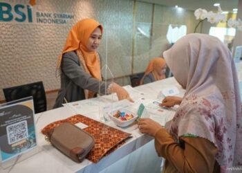 Calon jamaah haji melunasi biaya haji di Bank. (Dok. Istimewa)