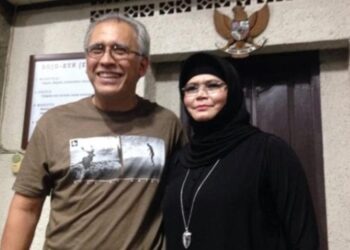 Iwan Fals dan istri, Rosana Listanto.(Foto:Istimewa).