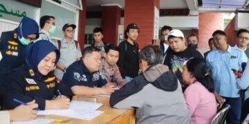 Proses indentifikasi korban kecelakaan di Gerbang Tol Ciawi, Bogor.(Foto:Istimewa).