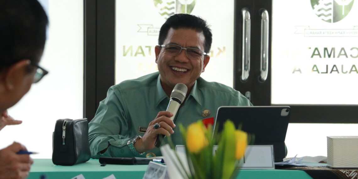 Bupati Bandung Dadang Supriatna bersama empat camat di daerah pemilihan (dapil) V melaksanakan ekspos kondisi wilayah di empat kecamatan yang ada di Kabupaten Bandung, Selasa (4/3/2025).