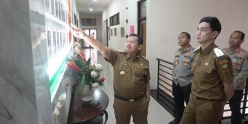 Bupati Sumedang Dony Ahmad Munir melakukan silaturahmi dan koordinasi dengan Kapolres AKBP Joko Dwi Harsono di Mapolres Sumedang, Senin (10/3/2025).
