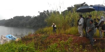 Bupati Sumedang Dony Ahmad Munir meninjau lokasi genangan di Cihamerang, Sabtu, 8 Maret 2025.