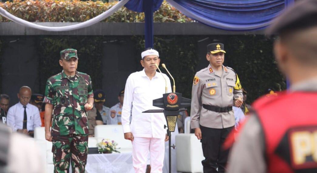 Gubernur Jabar, Dedi Mulyadi, saat pimpin apel gelar pasukan Operasi Ketupat Lodaya 2025.(Foto:Istimewa).