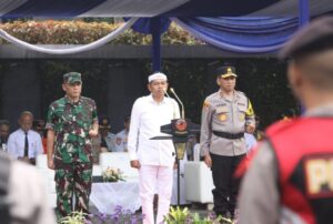 Gubernur Jabar, Dedi Mulyadi, saat pimpin apel gelar pasukan Operasi Ketupat Lodaya 2025.(Foto:Istimewa).