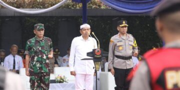 Gubernur Jabar, Dedi Mulyadi, saat pimpin apel gelar pasukan Operasi Ketupat Lodaya 2025.(Foto:Istimewa).