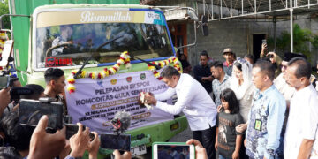 Wakil Menteri Perdagangan, Dyah Roro Esti bersama Wakil Menteri Pertanian, Sudaryono melepas ekspor komoditas pertanian produk gula semut kelapa ke Malaysia dan Kanada yang berlangsung di Kabupaten Kulon Progo, Yogyakarta, Kamis (20/3/2025).(Foto: Humas Kemendag)
