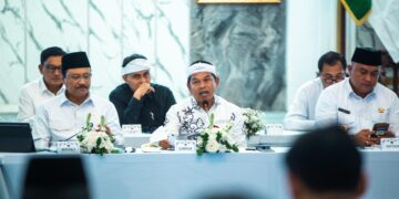 Pemerintah Kabupaten Bogor menjadi tuan rumah dalam acara peluncuran pembentukan Sekolah Rakyat yang dihadiri oleh Menteri Sosial Republik Indonesia, Saifullah Yusuf, Gubernur Jawa Barat Dedi Mulyadi, Bupati Bogor Rudy Susmanto, serta Bupati dan Walikota se-Jawa Barat. Acara tersebut berlangsung dalam bentuk Rapat Koordinasi dan Sosialisasi Pembentukan Sekolah Rakyat yang digelar di Ruang Serbaguna I Setda Kabupaten Bogor, Kamis (13/3/25).