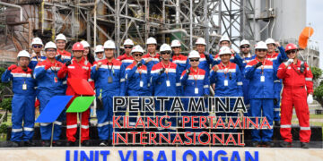 Kunjungan komisaris dan direksi Pertamina ke Kilang RU VI Balongan untuk memastikan, kilang berproduksi dengan aman. (Dok. Istimewa)