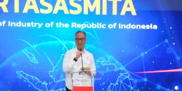 Menteri Perindustrian Agus Gumiwang Kartasasmita