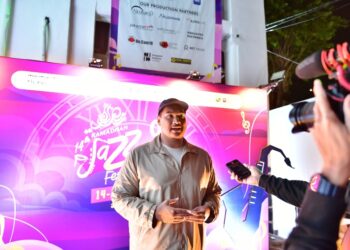 Menteri Pemuda dan Olahraga Republik Indonesia (Menpora RI) Dito Ariotedjo mengapresiasi kegiatan Ramadan Jazz Festival (RJF) 2025 di Plataran Masjid Cut Meutia, Menteng, Jakarta, Sabtu (15/3). Ajang musik tahunan ini menjadi wadah bagi remaja masjid untuk menebar kebaikan di bulan suci.(foto:andre/kemenpora.go.id)