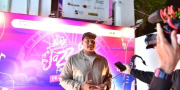 Menteri Pemuda dan Olahraga Republik Indonesia (Menpora RI) Dito Ariotedjo mengapresiasi kegiatan Ramadan Jazz Festival (RJF) 2025 di Plataran Masjid Cut Meutia, Menteng, Jakarta, Sabtu (15/3). Ajang musik tahunan ini menjadi wadah bagi remaja masjid untuk menebar kebaikan di bulan suci.(foto:andre/kemenpora.go.id)