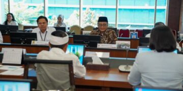 Menteri Pekerjaan Umum (PU) Dody Hanggodo menegaskan dukungan penuh terhadap pembangunan exit tol sementara di Jalan Tol Cipali KM 87+950, yang bertujuan memfasilitasi Kawasan Industri Subang Smartpolitan. Pernyataan ini disampaikan dalam pertemuan dengan Gubernur Jawa Barat, Dedi Mulyadi, di Kantor Kementerian PU, Senin (24/3/2025).