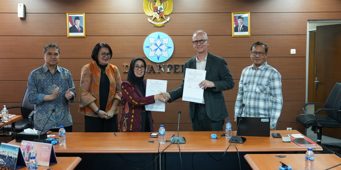 Dewan Pers bersama International Media Support (IMS) menandatangani nota kesepahaman (MoU) dengan judul “Meningkatkan Keamanan dan Standar Profesional Wartawan di Indonesia” pada Kamis (6/3/2025) di Gedung Dewan Pers, Lantai 7, Jakarta.