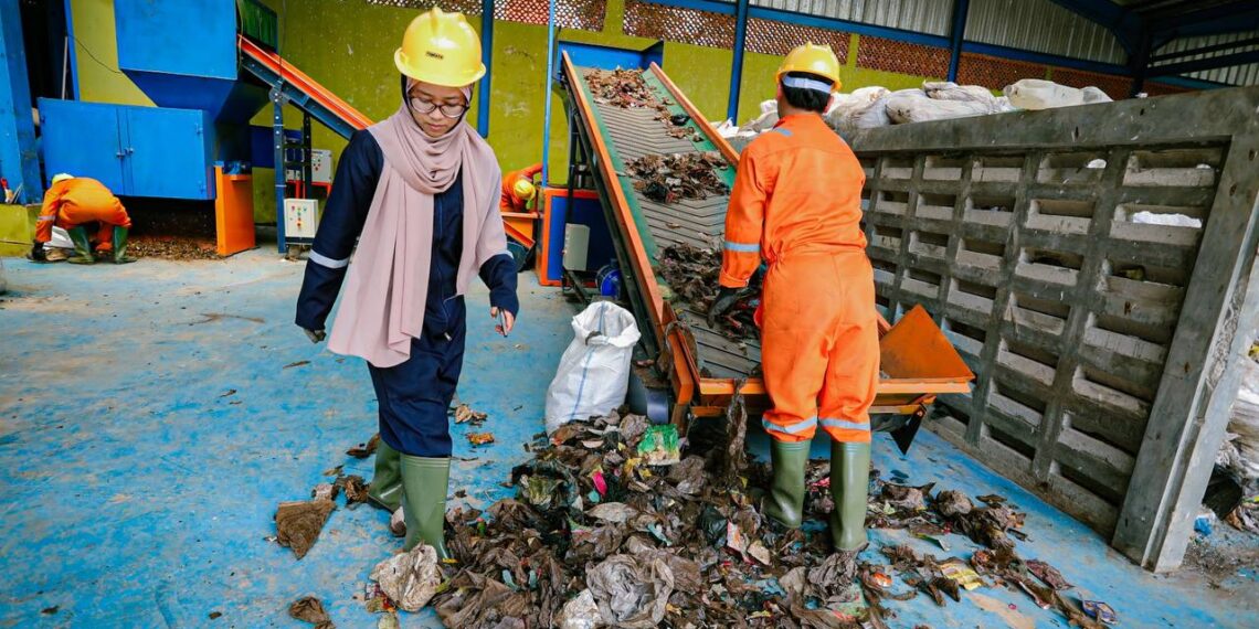 Pemilahan dan pengolahan sampah untuk mewujudkan kawasan bebas sampah