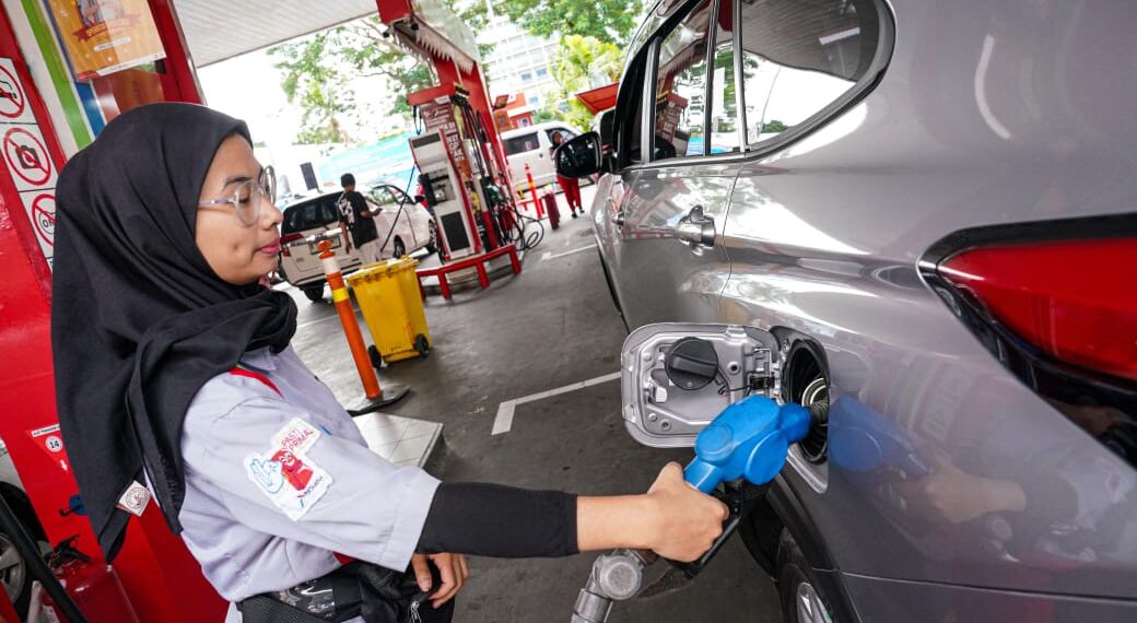 Caption: PT Pertamina Patra Niaga, Subholding Commercial & Trading PT Pertamina (Persero), menurunkan harga Bahan Bakar Minyak (BBM) Non-Subsidi Pertamax Series dan Dex Series. Penyesuaian harga ini berlaku mulai 29 Maret 2025. (Dok. Istimewa)