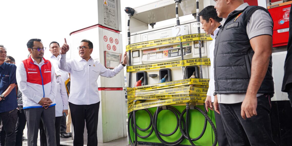 SPBU 34.431.11 di Jalan Alternatif Sentul, Kabupaten Bogor pada Rabu (19/03/2025) disegel pihak berwengan karena malakukan kecurangan isi BBM. (Dok. Istimewa)