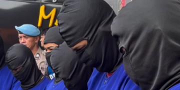 Satuan Reserse (Satres) Narkoba Polres Cimahi menangkap Ketua Bawaslu Kabupaten Bandung Barat (KBB), Riza Nasrul Falah (RNF). Dia ditangkap bersama pengacara dan pemilik sumah saat sedang berpesta narkoba jenis sabu-sabu.