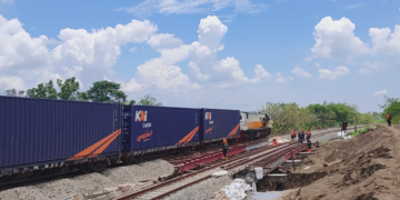 Jalur KA di Grobogan kembali dibuka setelah sempat ditutup akibat banjir yang melanda kawasan itu. Jalur itu yakni Jalur hulu di kilometer 32+6/7 antara Stasiun Gubug - Stasiun Karangjati, Kabupaten Grobogan, Jawa Tengah, sudah dibuka lagi dan dapat dilalui oleh kereta api pada Minggu, 9 Maret 2025 mulai pukul 11.32 WIB.